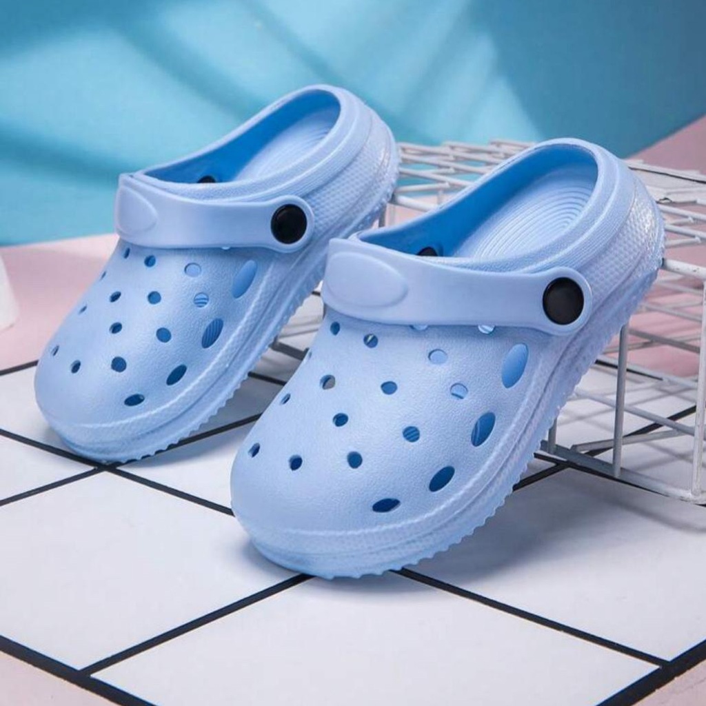 Crocs ( blue ) 